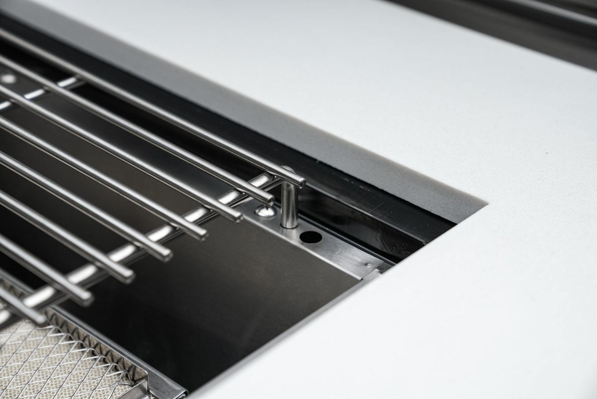 Mont Alpi Islands Mont Alpi 805 Black Stainless Steel Island with 90 Degree Corner / 6-Burner Grill, 2 Infrared Burners / MAi805-BSS90