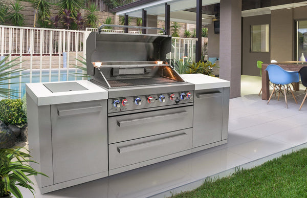 6 Outdoor Kitchens with Built-in Barbeques