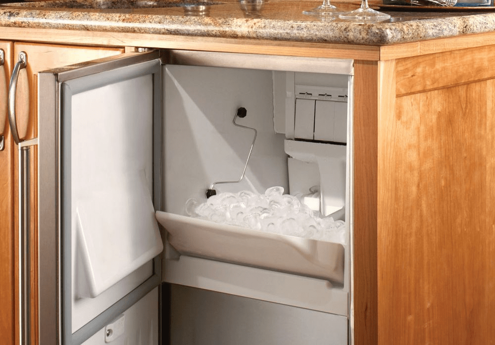 Perlick Refrigeration + Cooling Perlick 15&quot; ADA Compliant Series Clear Ice Maker / H50IMS-AD