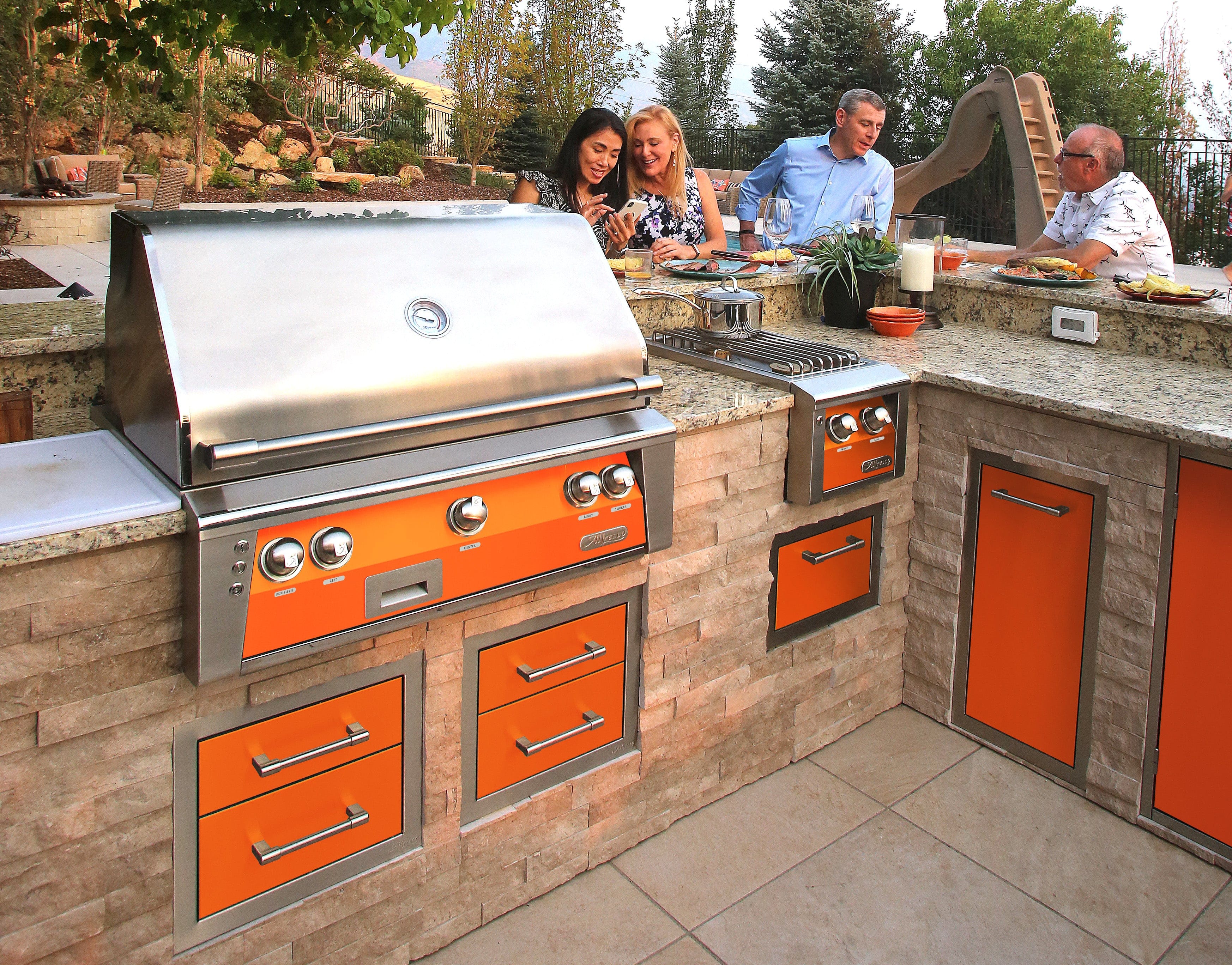 Alfresco 36” Built-In Luxury Gas Grill with SearZone / Stainless Steel