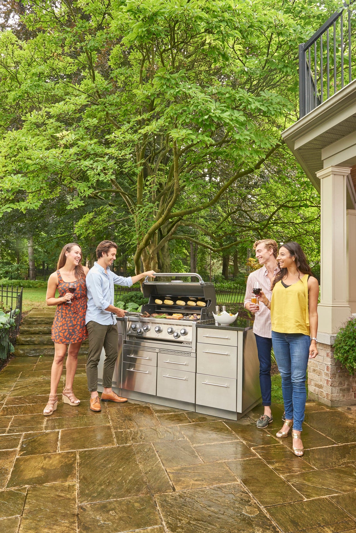 Broil King Islands Broil King Imperial S 590i 6-Burner Gas Grill Island / 896844, 896847