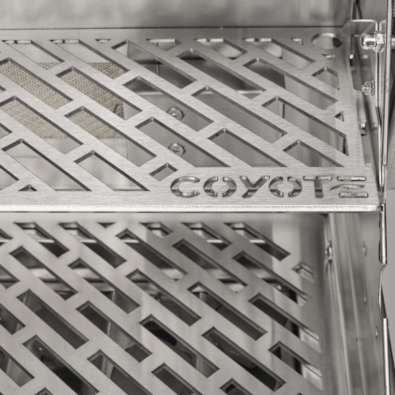 Coyote Grills Coyote 30" SL-Series Built-In Gas Grill / C3SL30