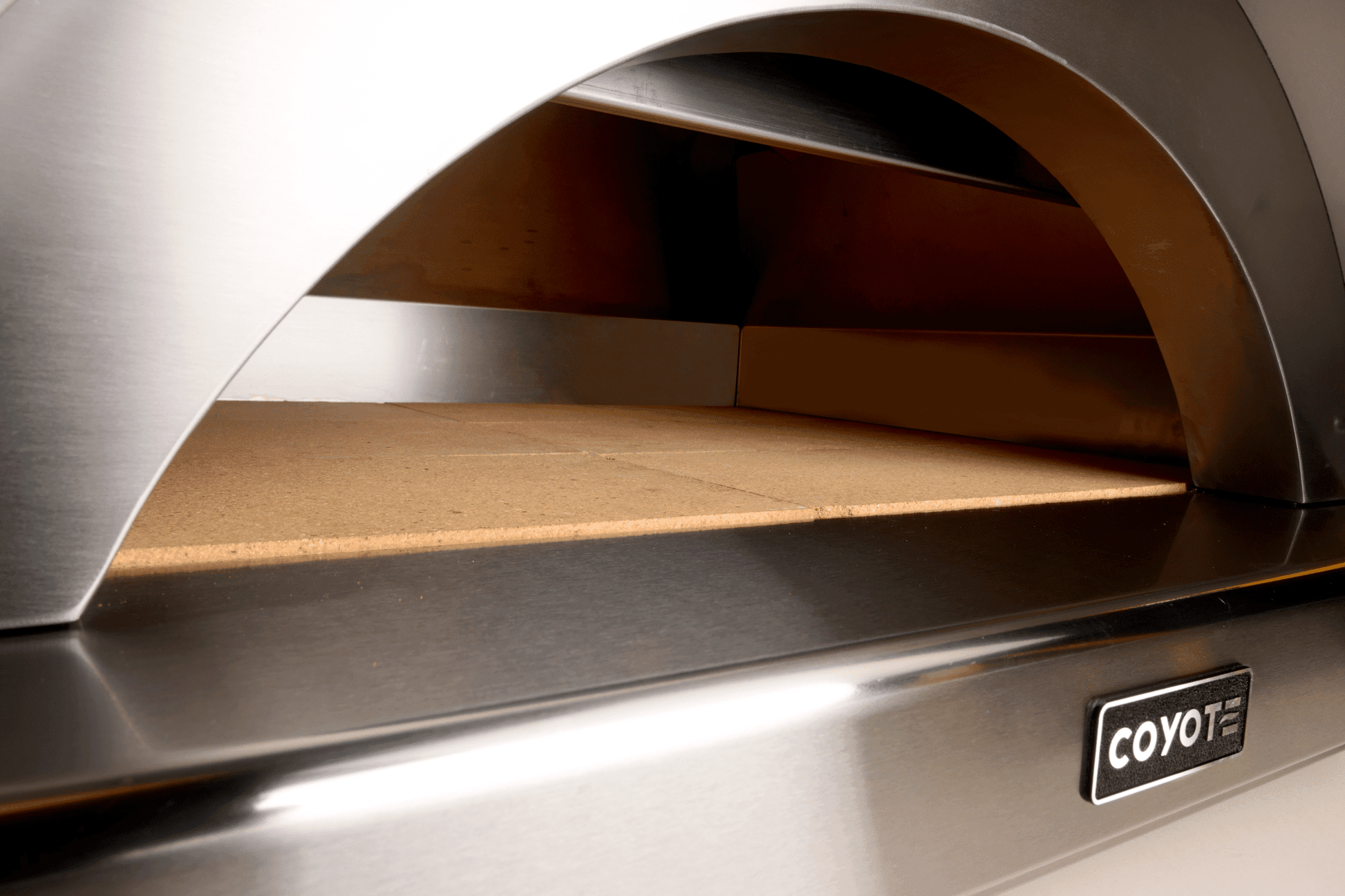 OutdoorKitchenPro Coyote 40 Inch Duomo Wood Fired Pizza Oven / Cart Option / C1PZ40WY, C1PZ40WC, C1PZ40WMB