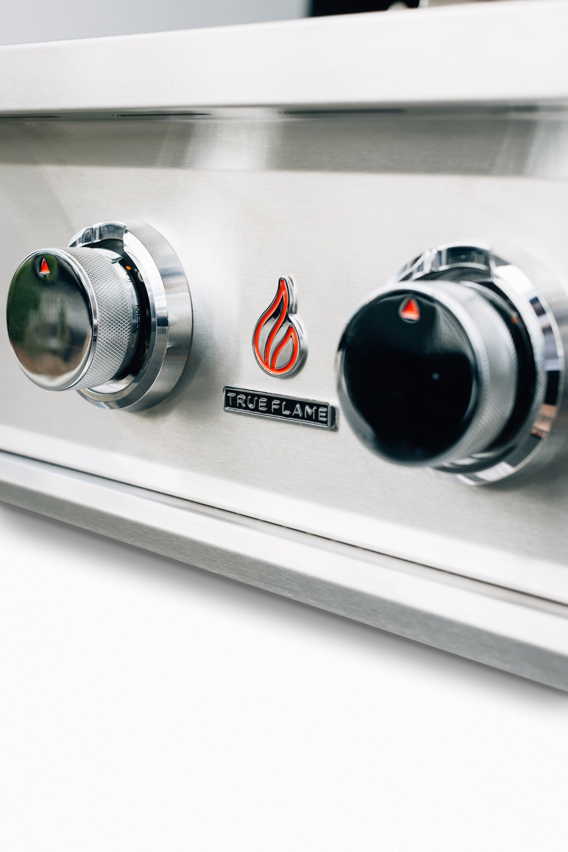 TrueFlame TrueFlame E Series 32" 4 Burner Gas Grill / TFE32-LP/NG