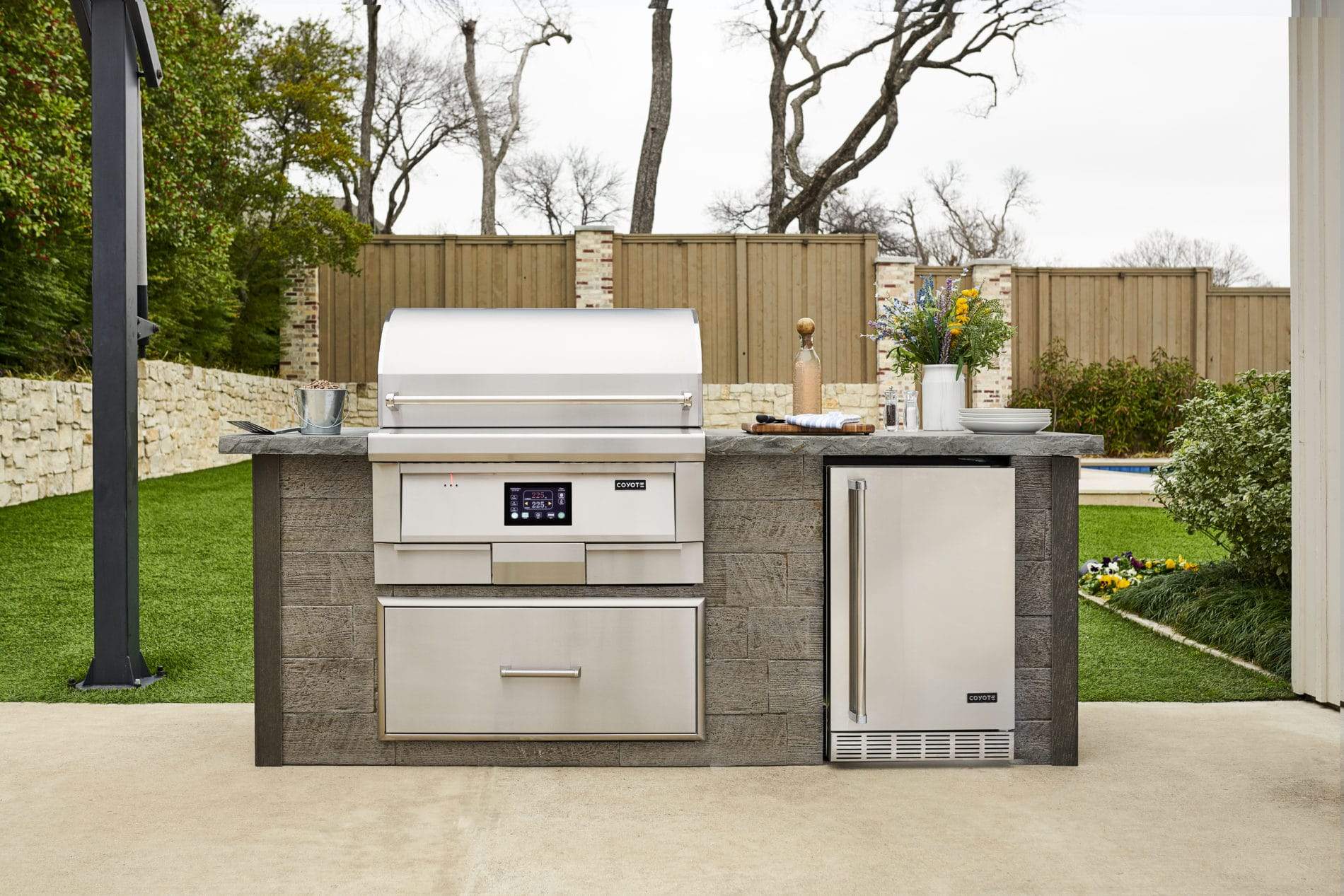 Coyote 36" Built-In Pellet Grill / C1P36 | OutdoorKitchenPro
