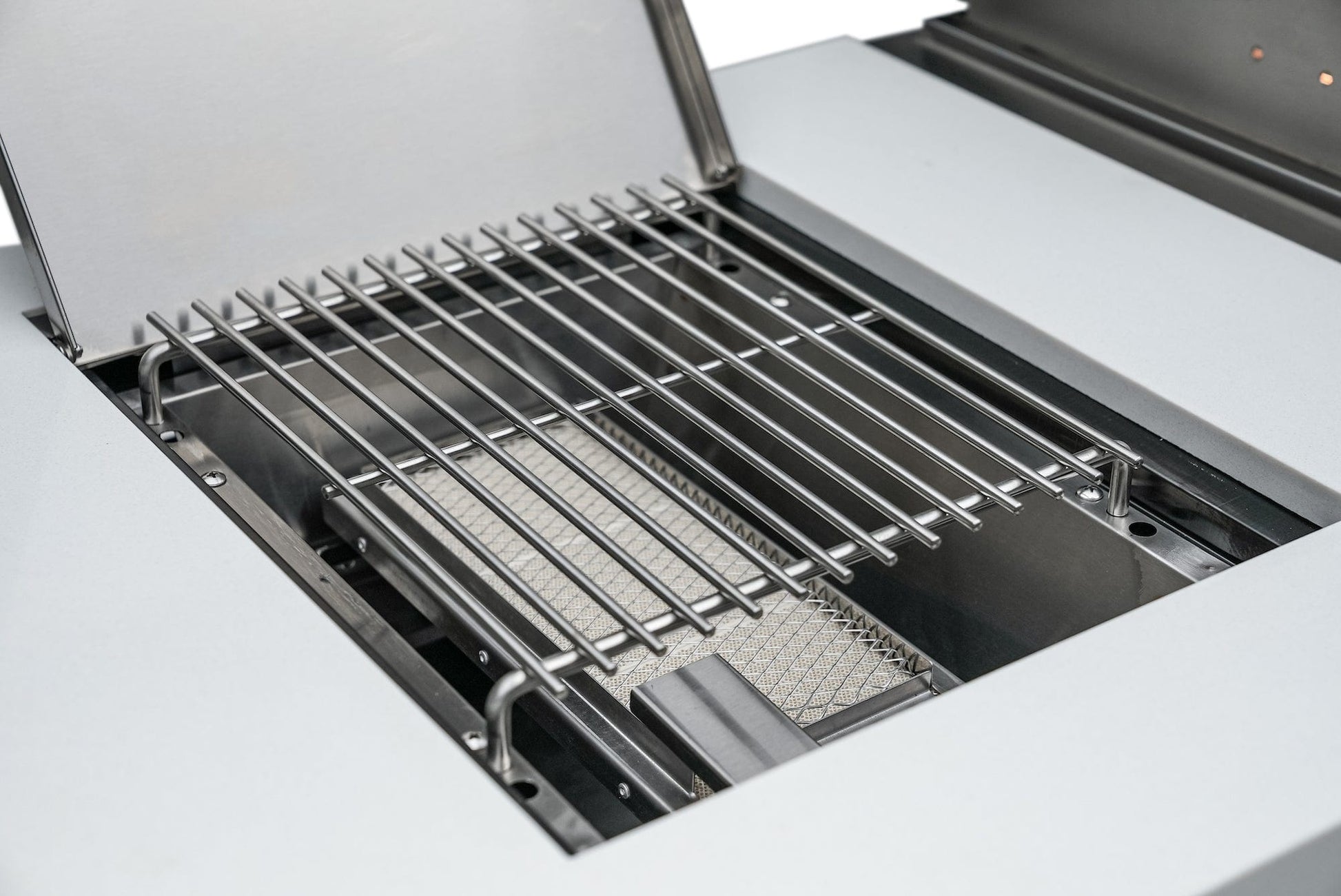 Mont Alpi Islands Mont Alpi 400 Deluxe Island with 90 Degree Corner / 4-Burner Grill, 2 Infrared Burners, Stainless Steel, Waterfall Sides / MAi400-D90C