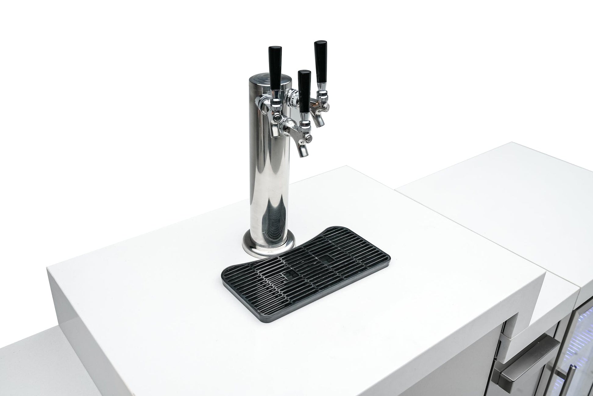 Mont Alpi Islands Mont Alpi 805 Deluxe Island with Beverage Center + Kegerator + 90 Degree Corner / 6-Burner Grill, 2 Infrared Burners, Sink, Fridge, 3 Beer Taps, Waterfall Sides/ MAi805-D90KEGBEV
