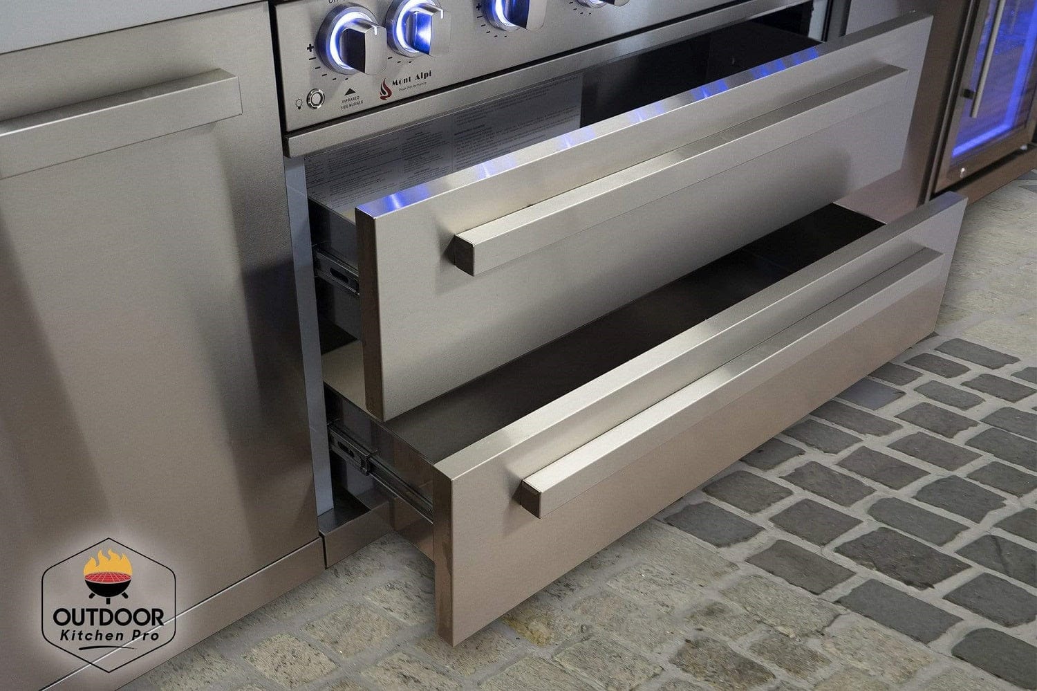 Mont Alpi Islands Mont Alpi 805 Island with Beverage Center / 6-Burner Grill, 2 Infrared Burners, Sink, Fridge, Stainless Steel  / MAi805-BEV