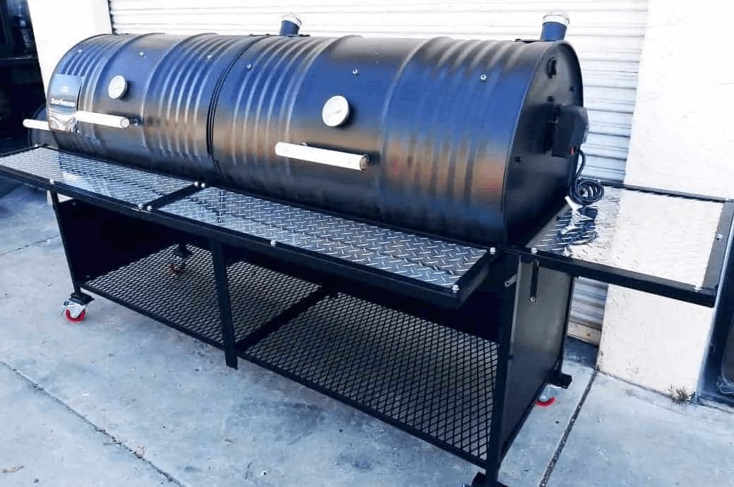 https://outdoorkitchenpro.com/cdn/shop/products/moss-grills-grill-moss-grills-deluxe-double-barrel-grill-with-single-smoke-box-and-side-wall-enclosure-203-1deluxe-31039466176668_1200x.png?v=1628295677