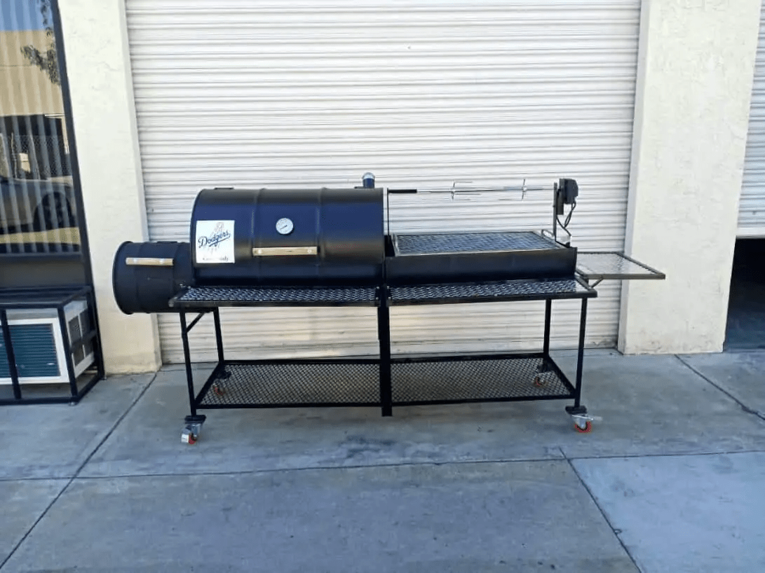 https://outdoorkitchenpro.com/cdn/shop/products/moss-grills-grill-moss-grills-ranch-style-barbecue-smoker-rotisserie-grill-201-31039061262492_1200x.png?v=1628308878