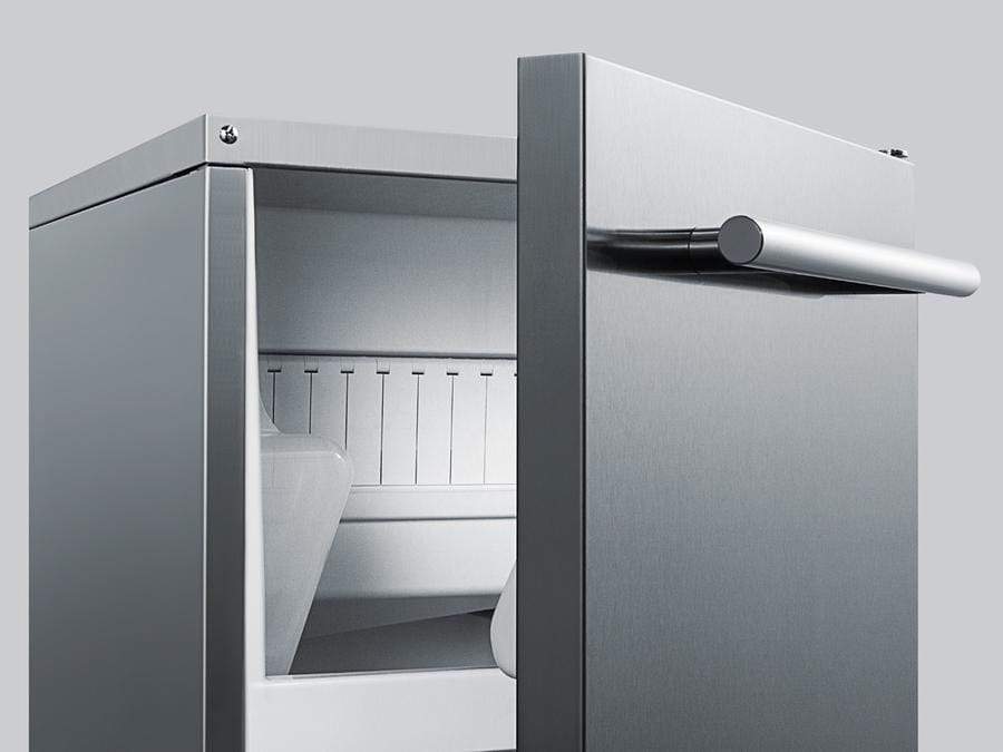 Summit Refrigeration + Cooling Summit 15" Wide 62 Lb. Built-In Undercounter Commercially Listed Indoor/Outdoor Clear Icemaker with Internal Pump and Complete Stainless Steel Exterior Finish / BIM68OSPUMP