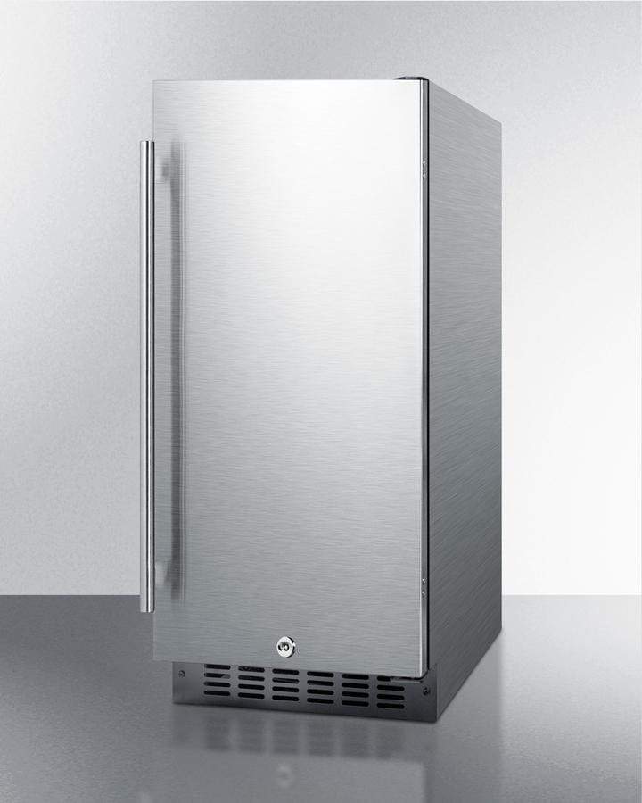 Summit Refrigeration + Cooling Summit 15" Wide Built-In Outdoor Residential Refrigerator In Stainless Steel With Lock And Digital Thermostat / SPR316OSCSS
