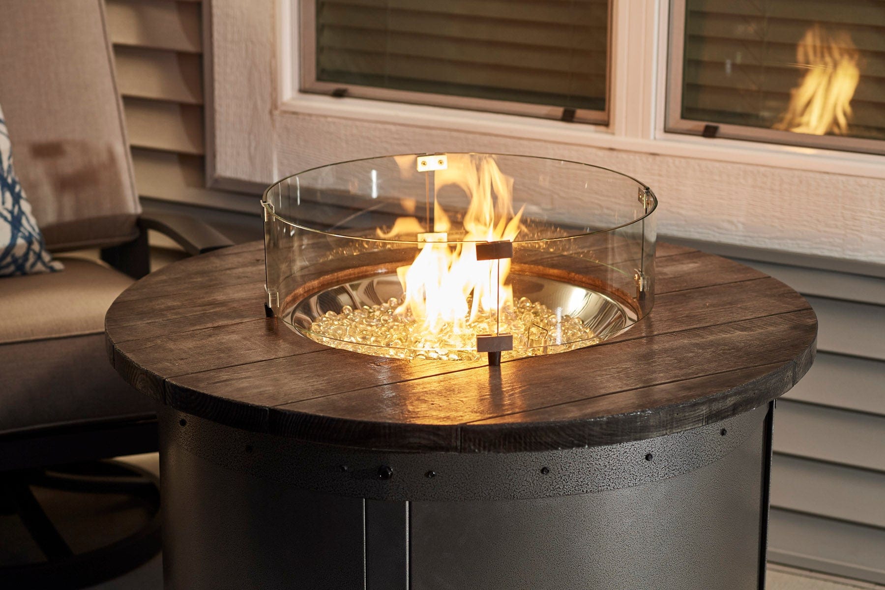 The Outdoor Great Room Fire Features The Outdoor GreatRoom Edison Round Gas Fire Pit Table / ED-20