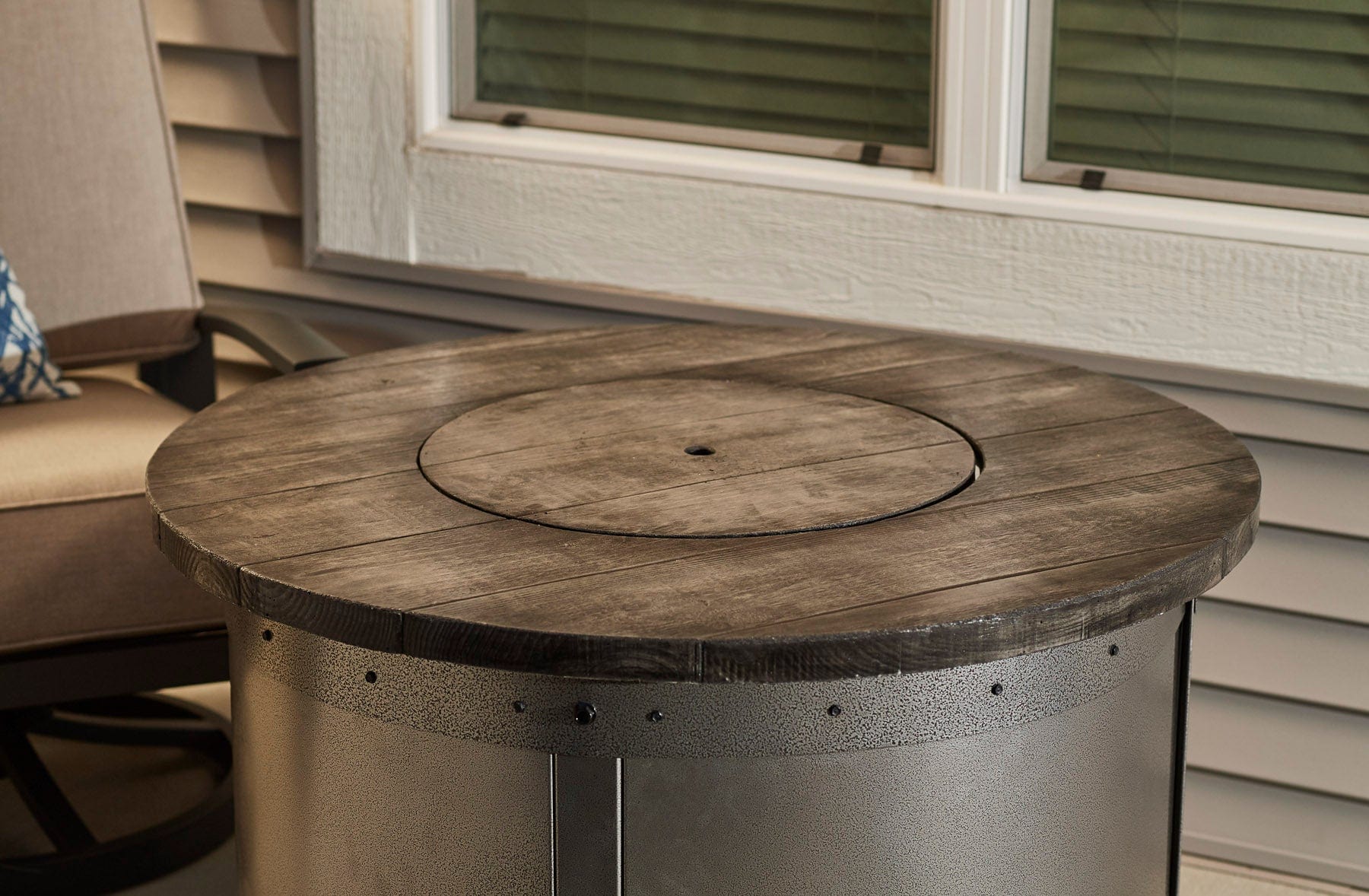 The Outdoor Great Room Fire Features The Outdoor GreatRoom Edison Round Gas Fire Pit Table / ED-20