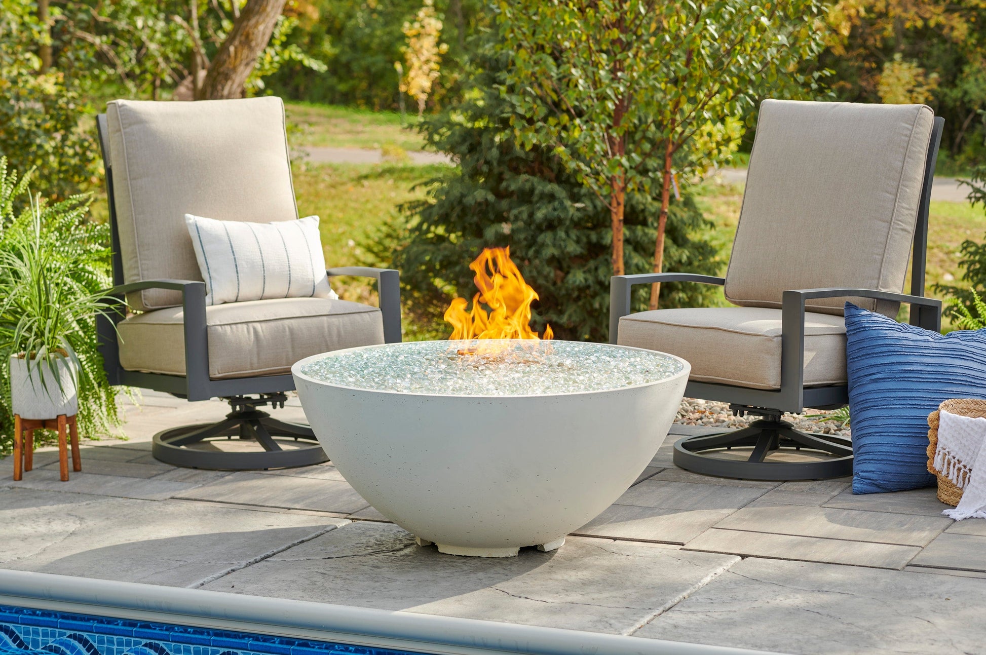 The Outdoor Great Room Fire Features The Outdoor GreatRoom Natural Grey, White, or Midnight Mist Cove Edge 42" Round Gas Fire Pit Bowl / CV-30E, CV-30EMM, CV-30EWHT