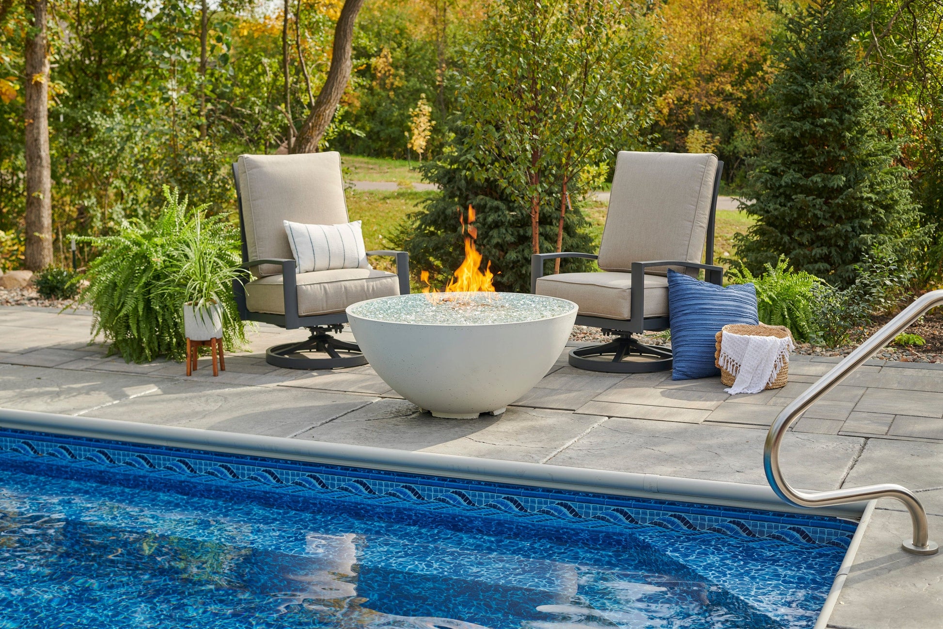 The Outdoor Great Room Fire Features The Outdoor GreatRoom Natural Grey, White, or Midnight Mist Cove Edge 42" Round Gas Fire Pit Bowl / CV-30E, CV-30EMM, CV-30EWHT